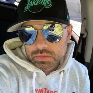 Meet your Posher, Larry